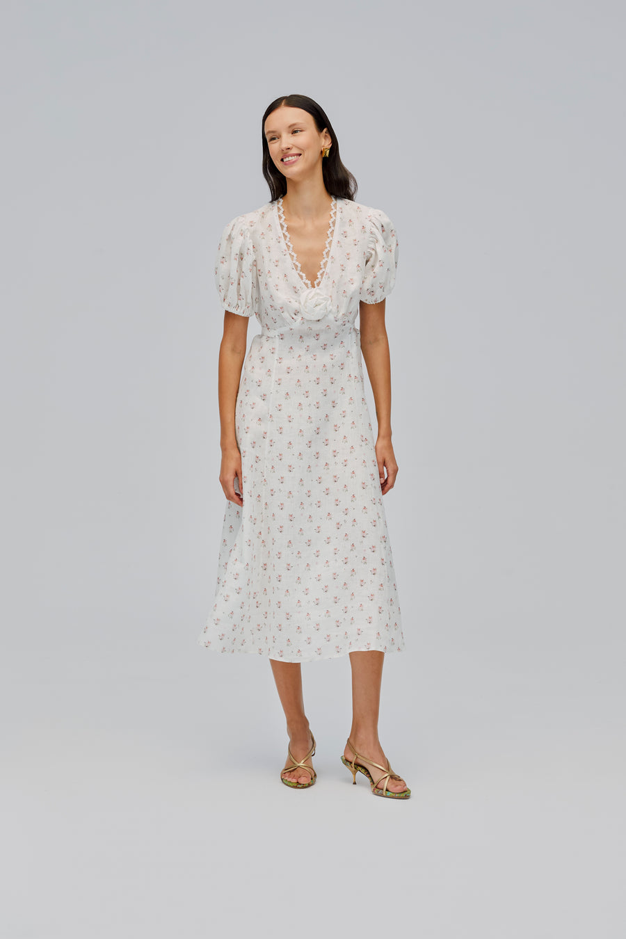Model is wearing size S