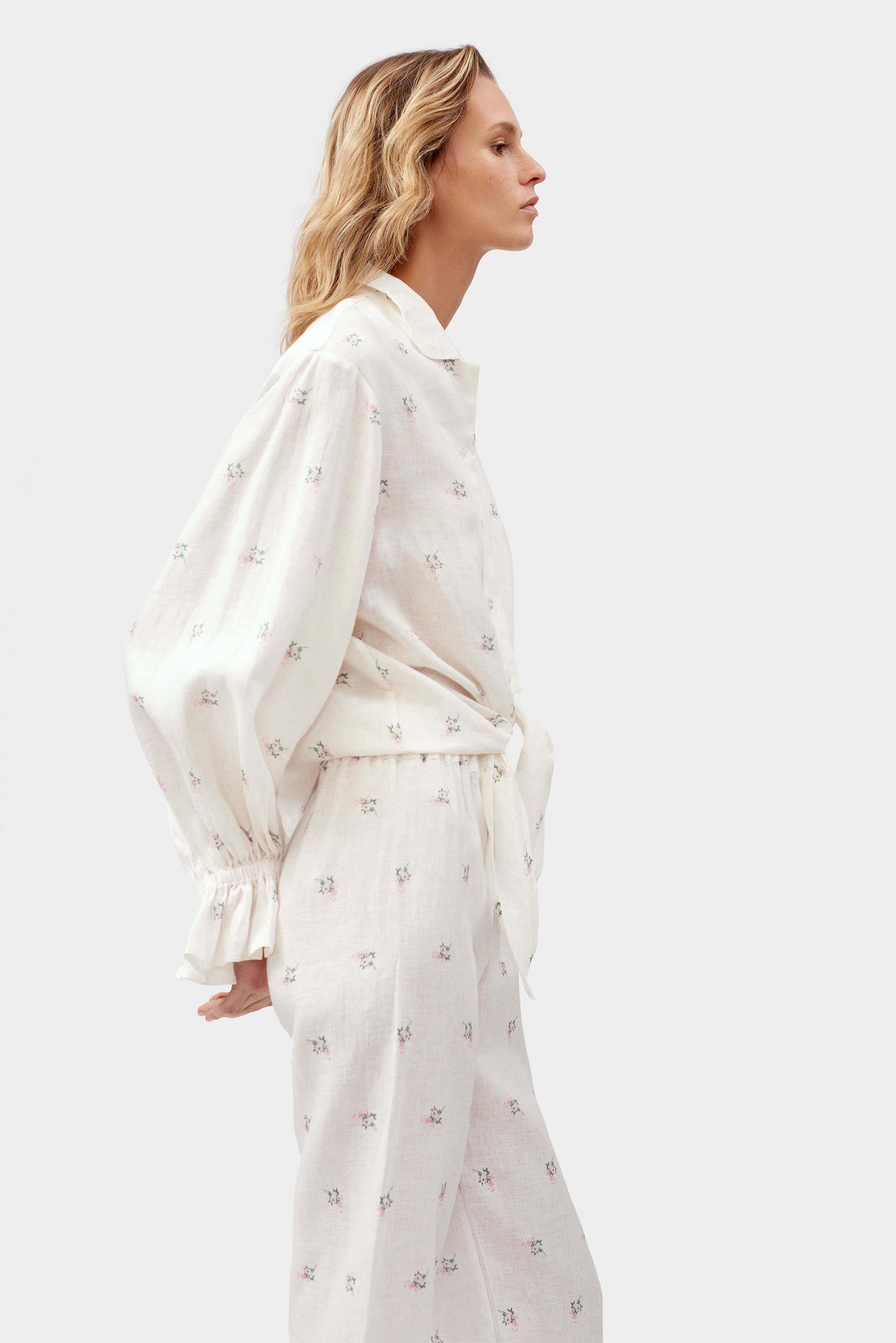 Rumba Linen Lounge Suit in Bouquets