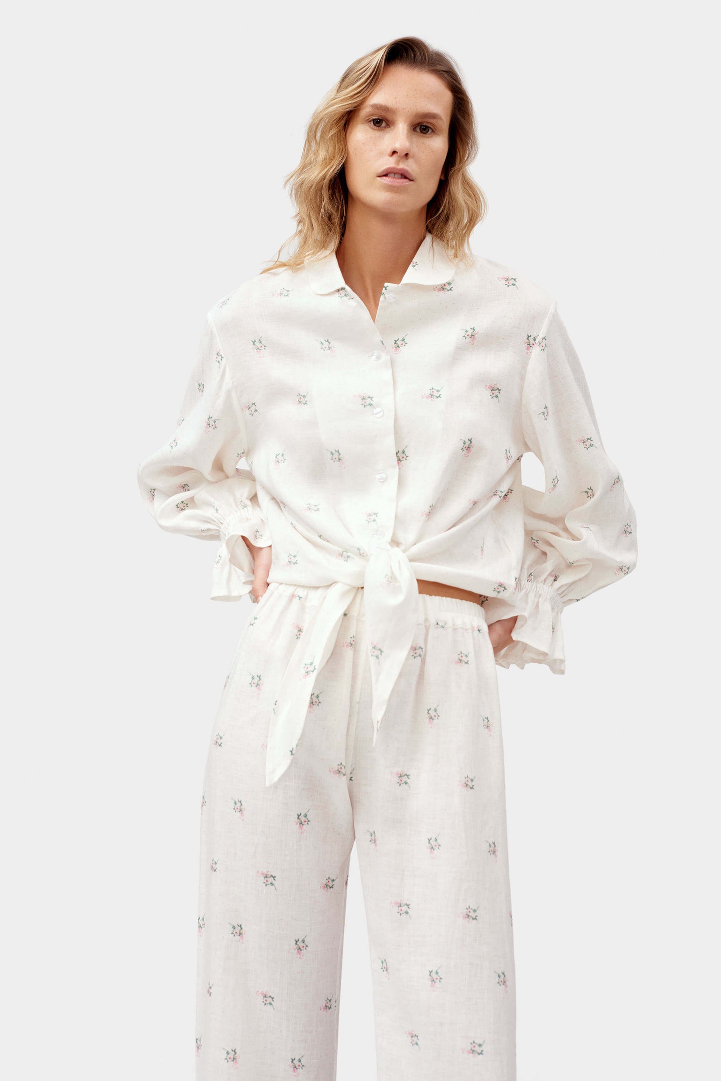 Rumba Linen Lounge Suit in Bouquets