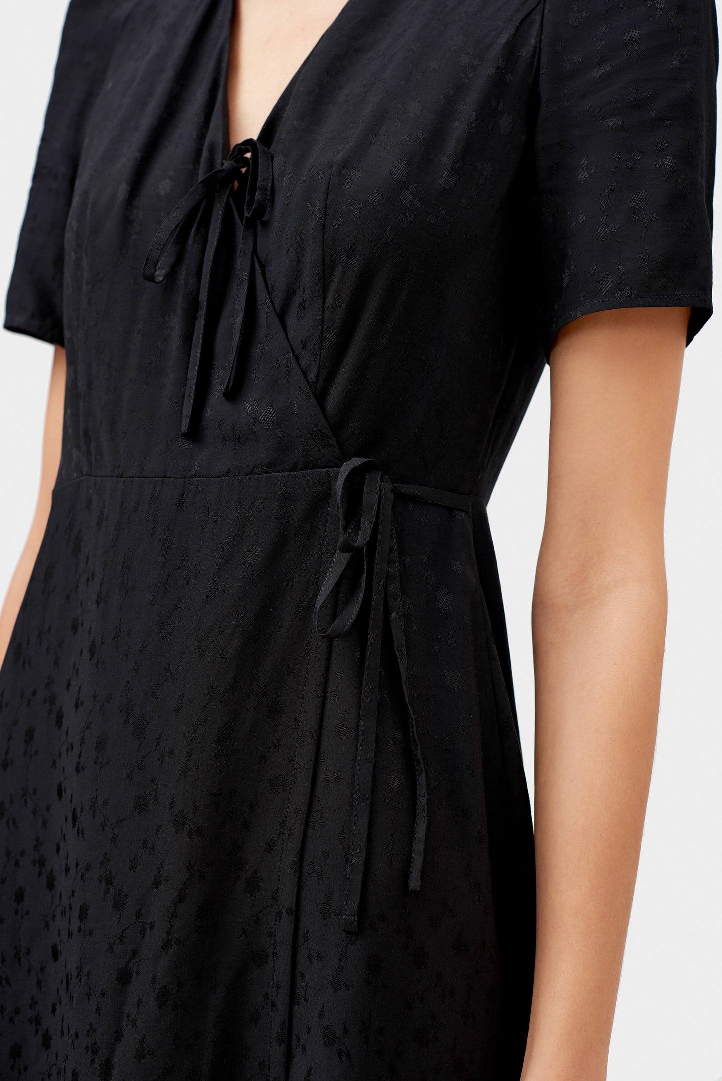 Lola dress in Black