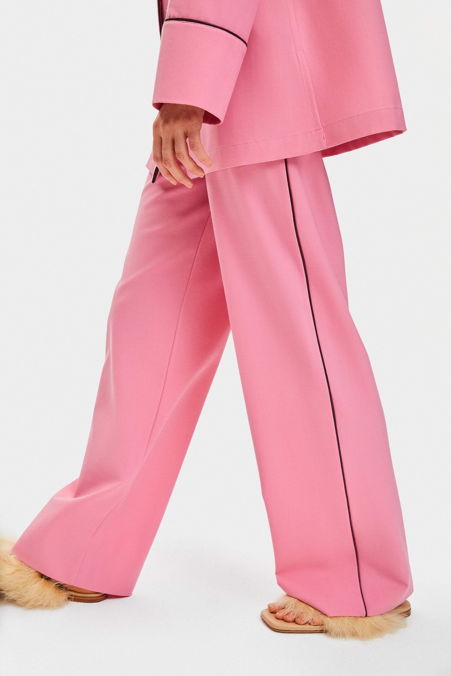 Off the Duty Pants with piping in Pink
