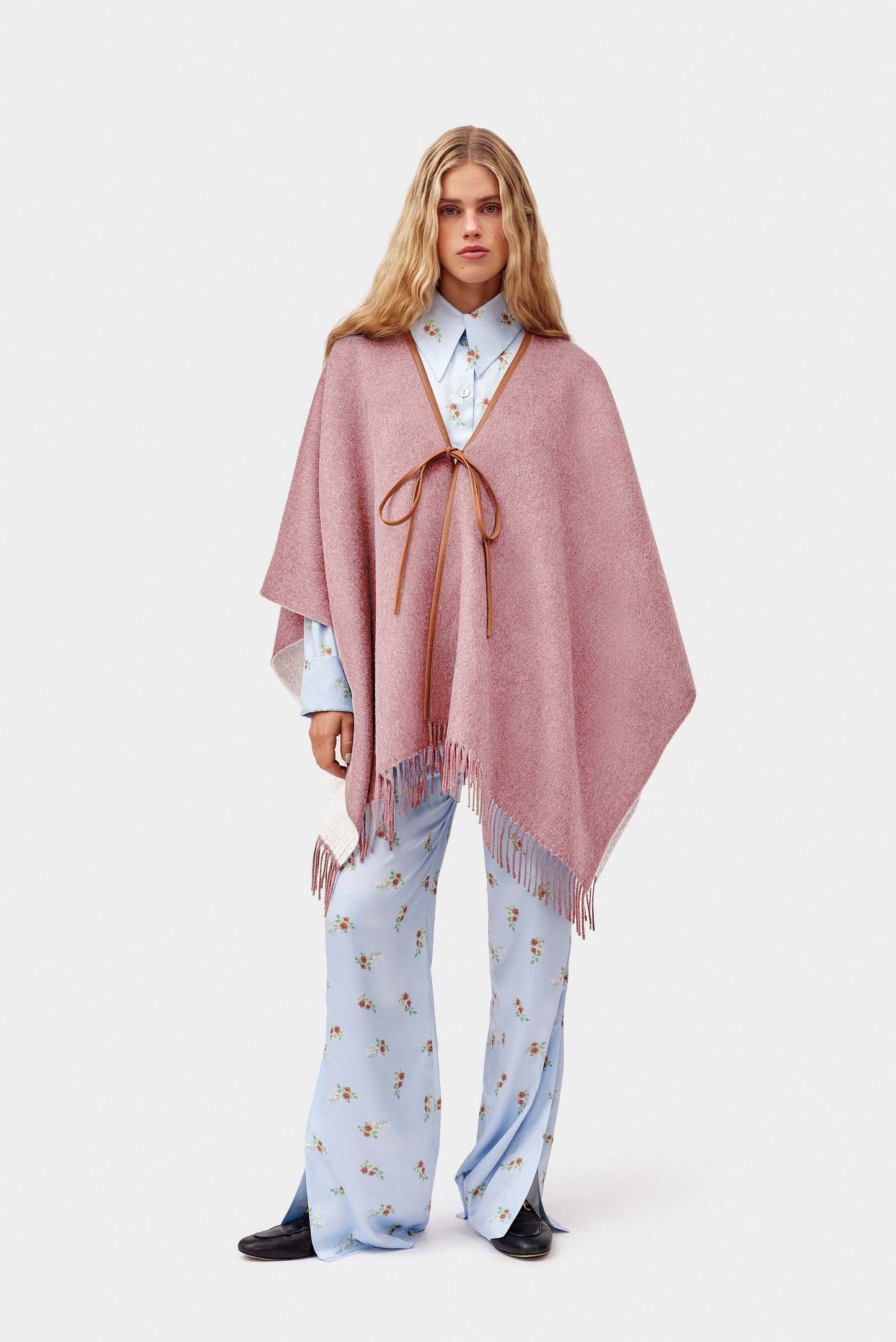 Medusa Wool Poncho in Pink