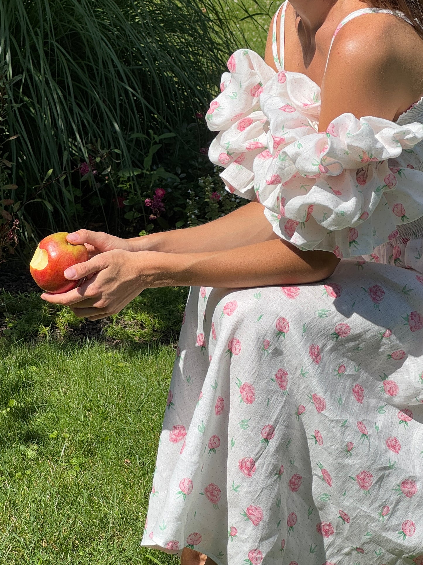Arle Ruffled Linen Midi Dress in Roses