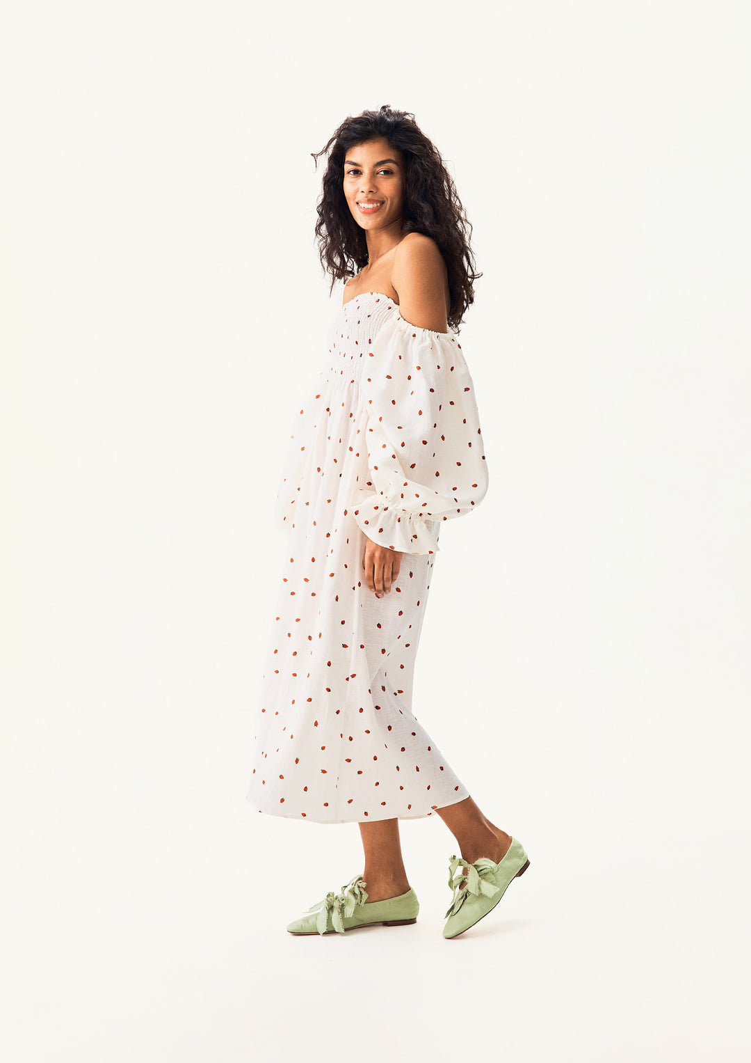 Atlanta Linen Dress with Hair Ribbon in Strawberries