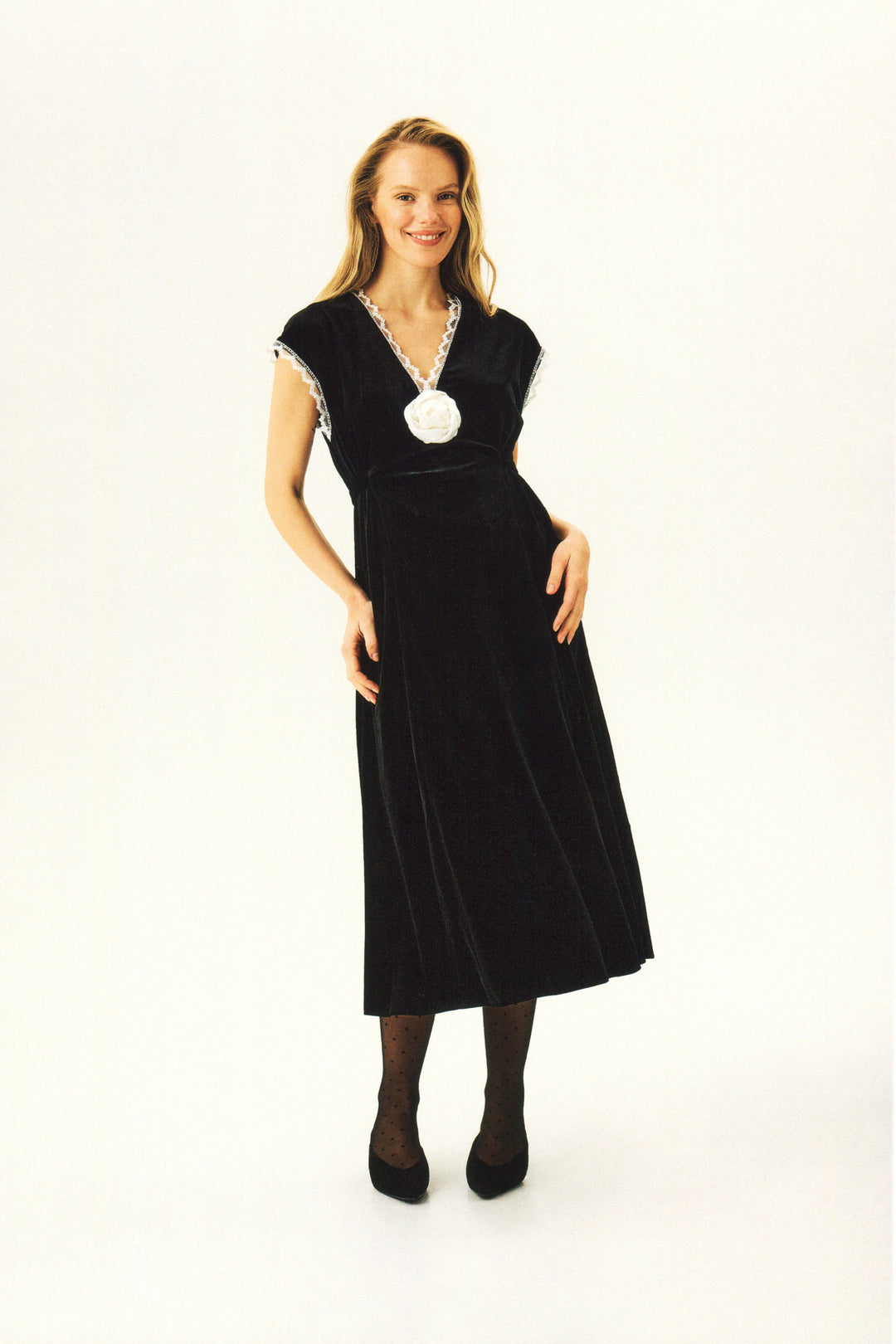 The Genus Rosa Velvet Dress in Black