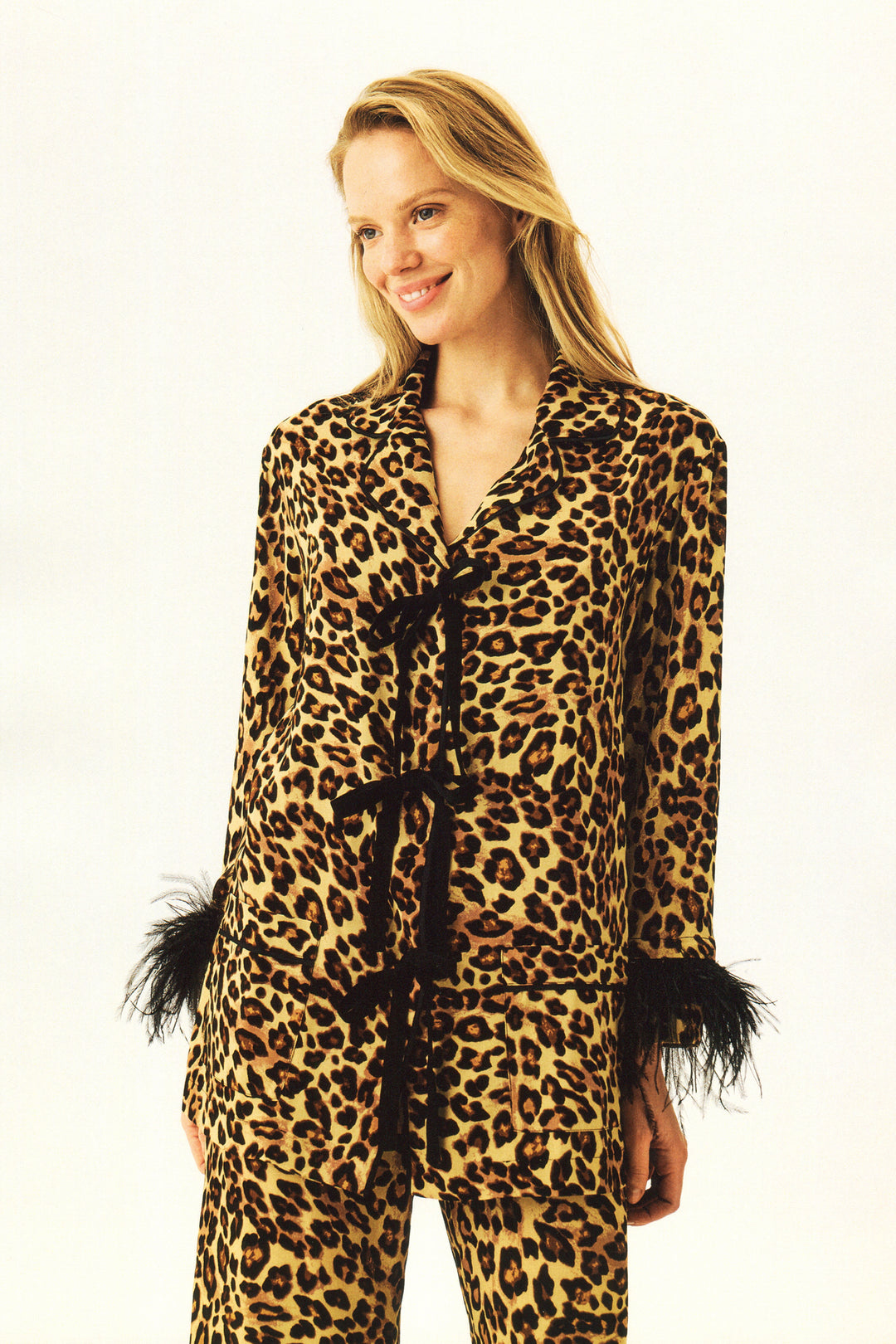 The Bow Pajamas Set with Detachable Feathers in Leopard
