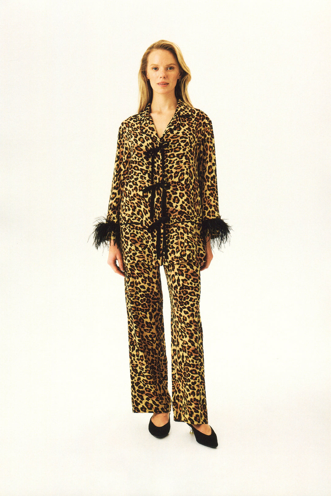 The Bow Pajamas Set with Detachable Feathers in Leopard