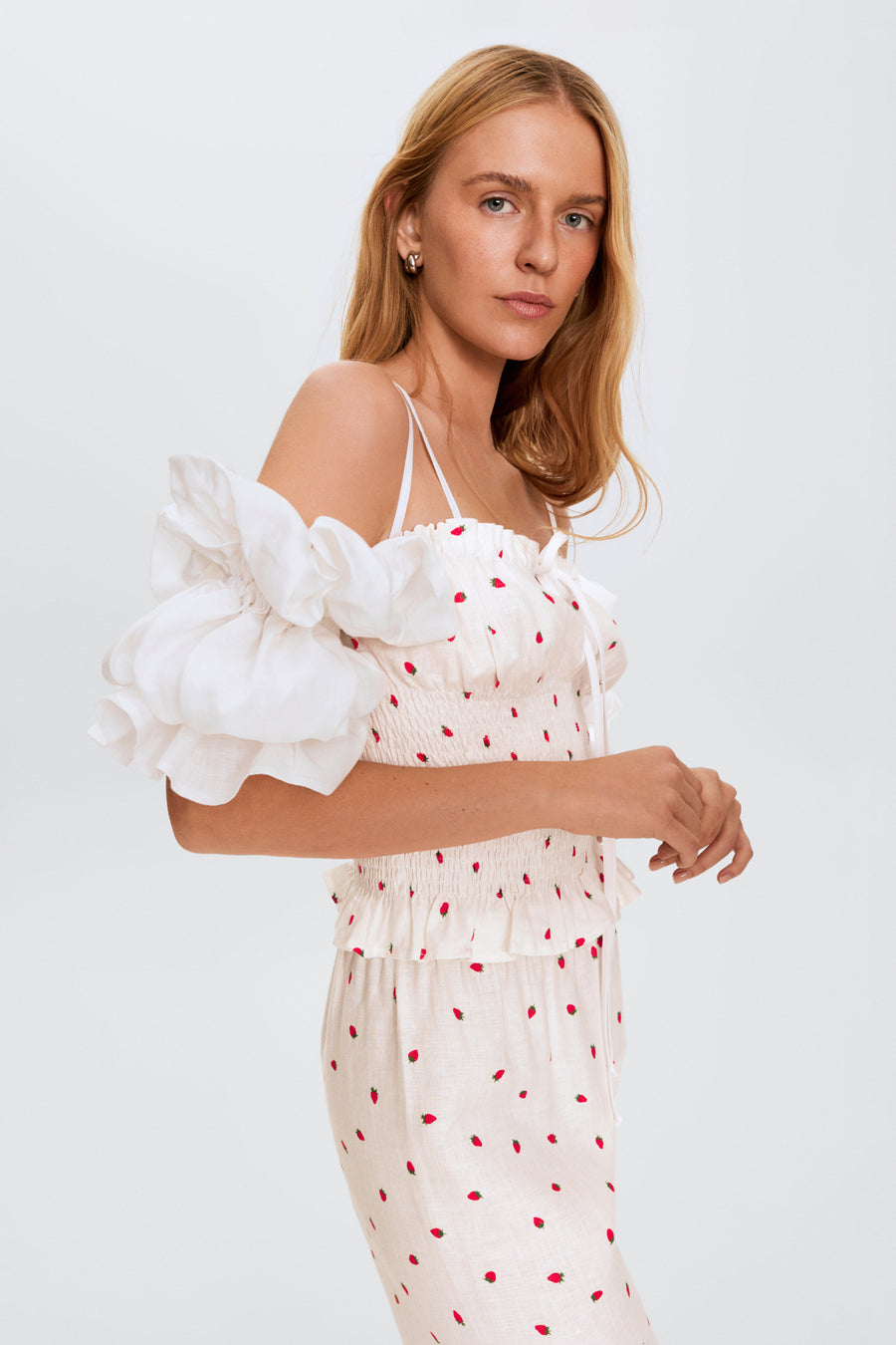 Arle Ruffled Linen Top in Strawberries