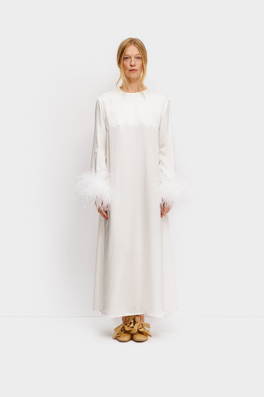 Suzi Maxi Dress With Detachable Feathers in White