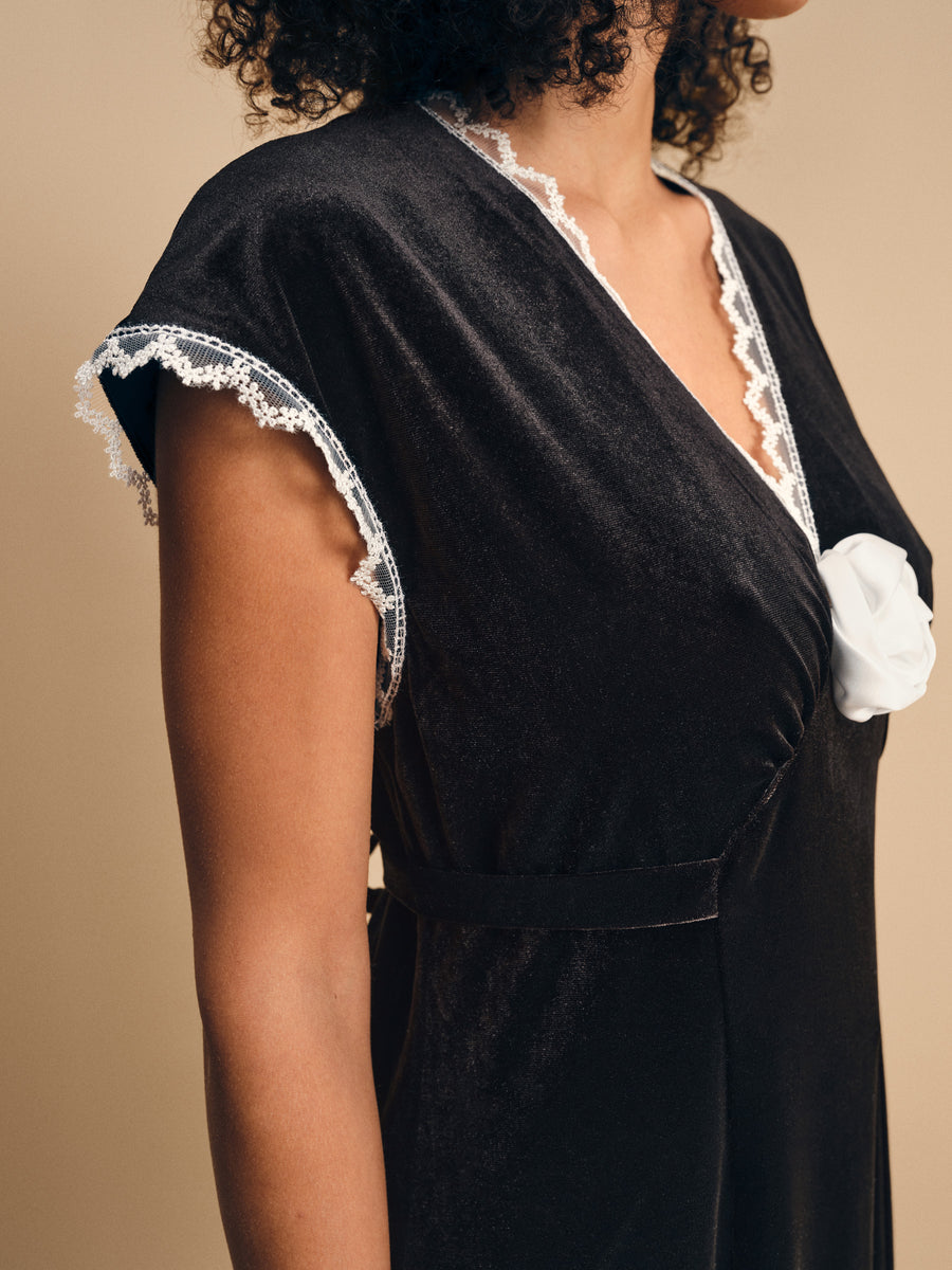The Genus Rosa Velvet Dress in Black