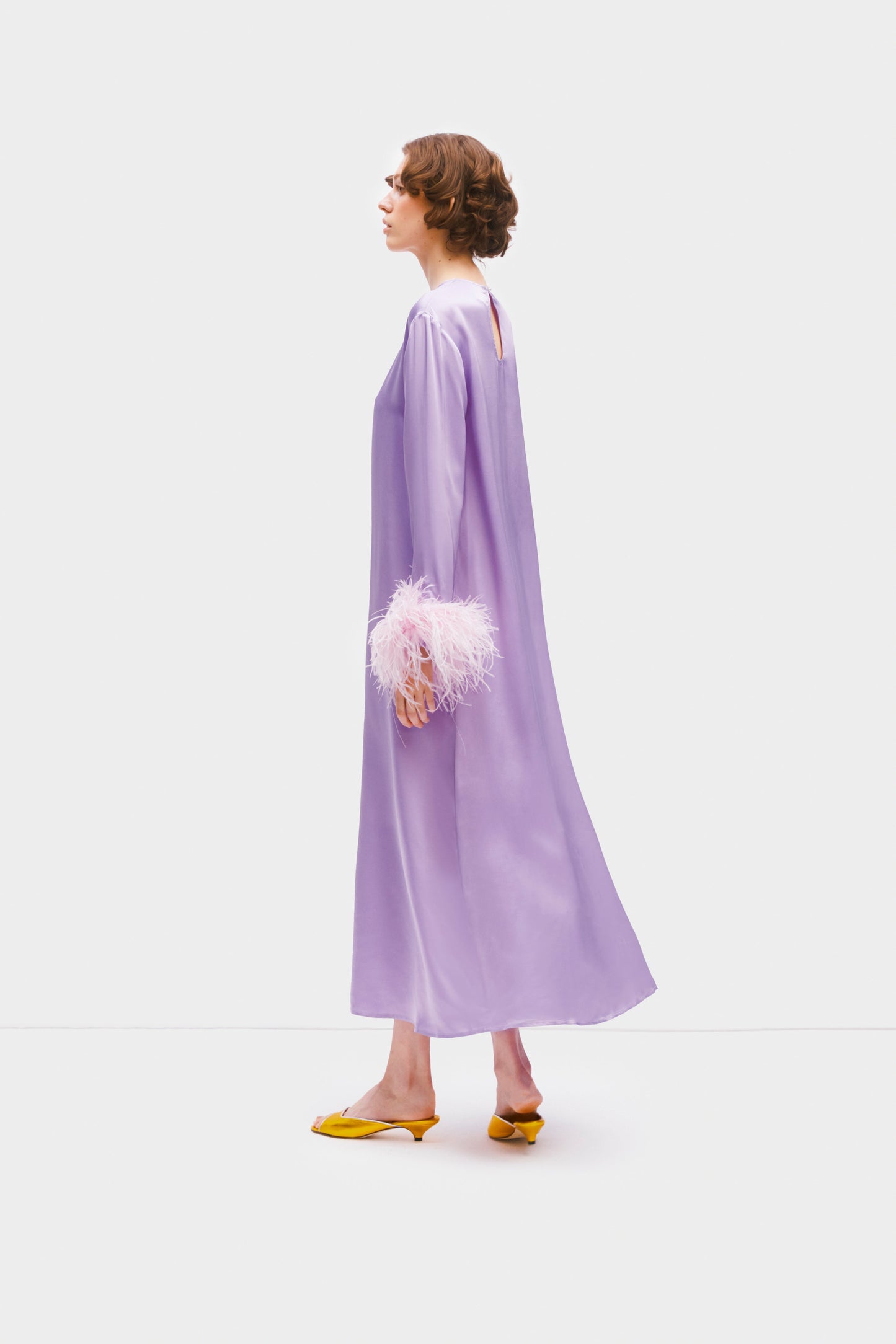 Suzi Maxi Dress with Detachable Feathers in Lavender