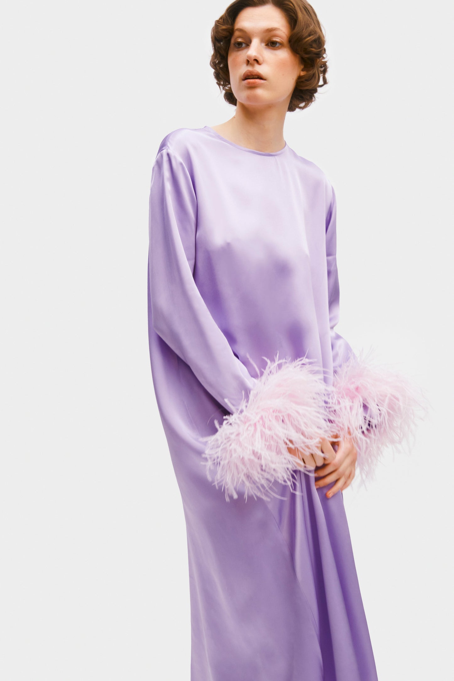 Suzi Maxi Dress with Detachable Feathers in Lavender