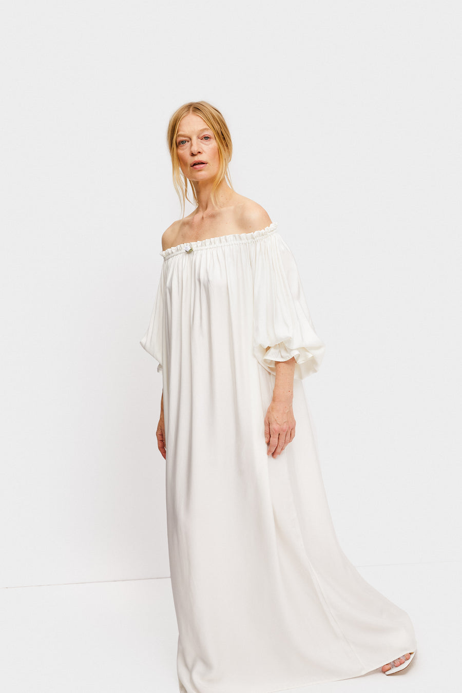 Zephir Off-the-shoulder Maxi Dress in White