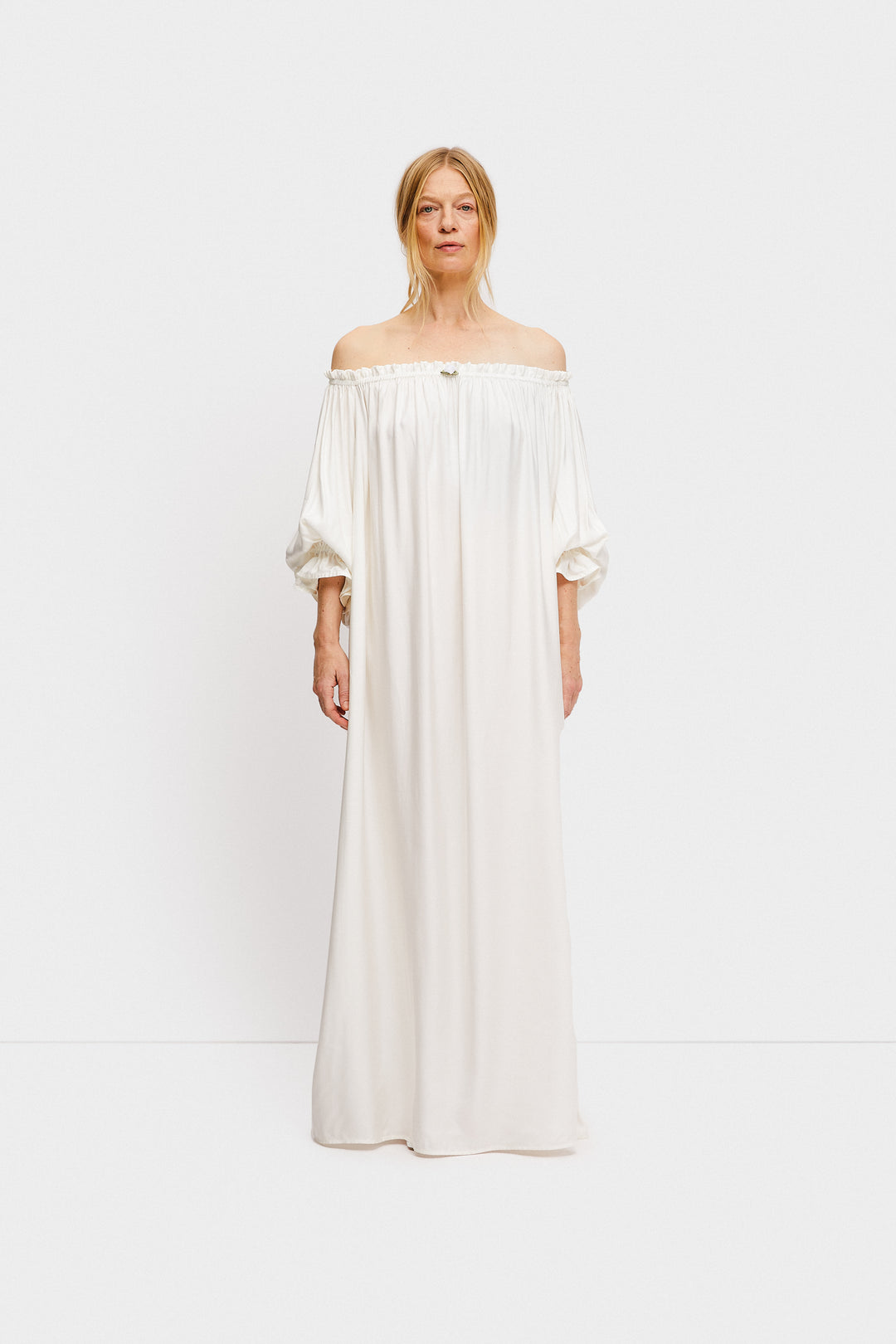 Zephir Off-the-shoulder Maxi Dress in White