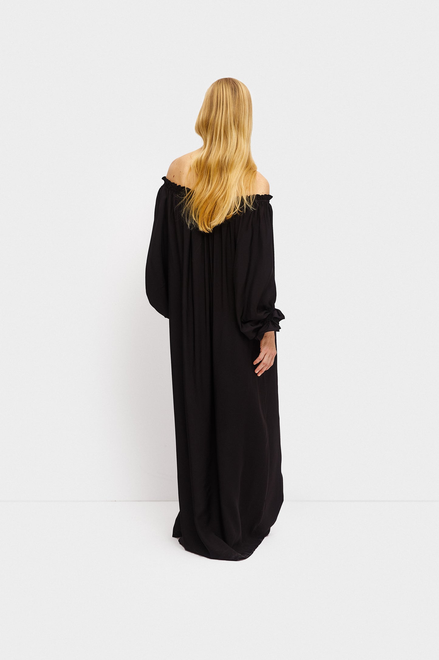 Zephir Off-the-shoulder Maxi Dress in Black