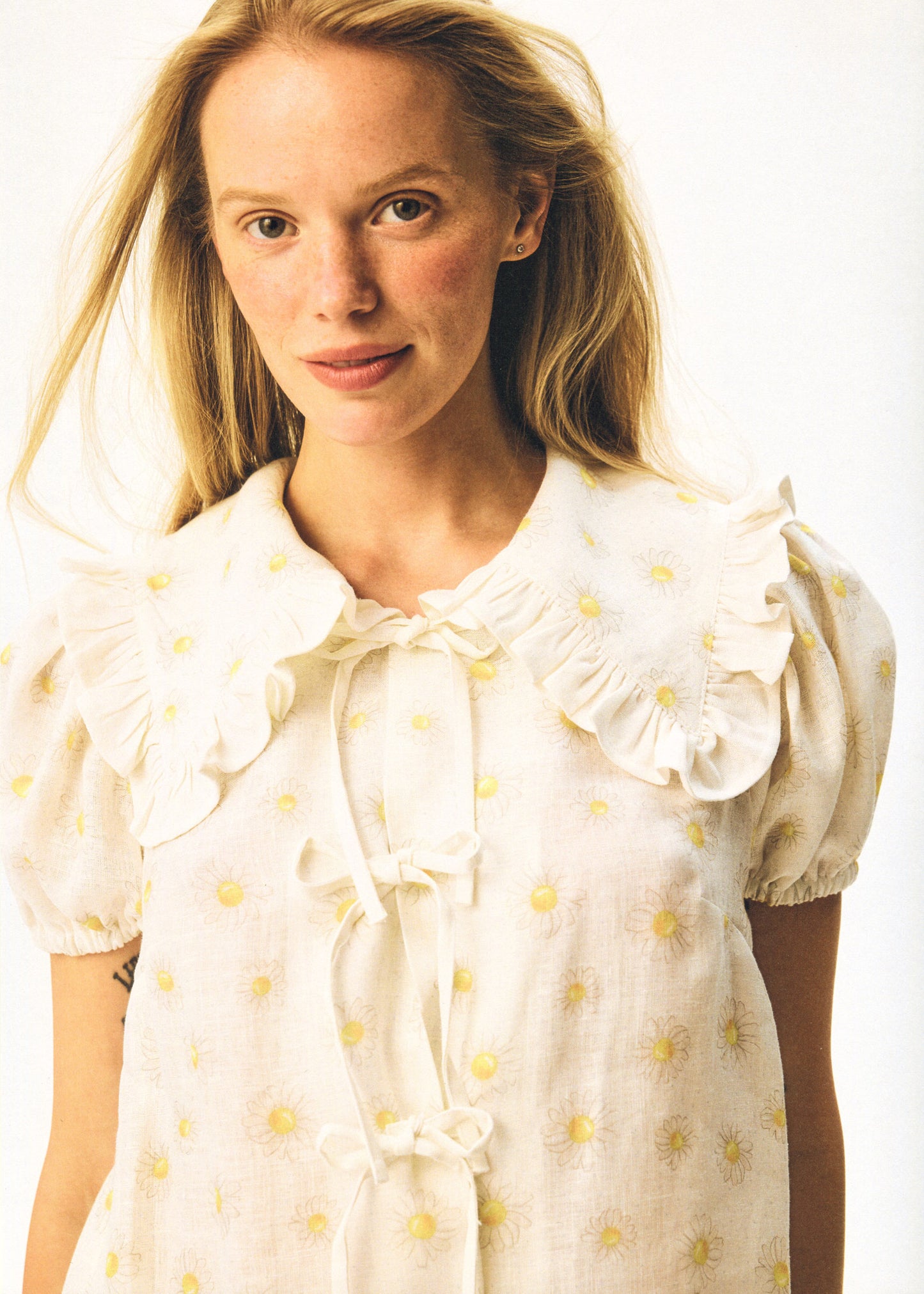 Puff Linen Lounge Shirt in Daisies