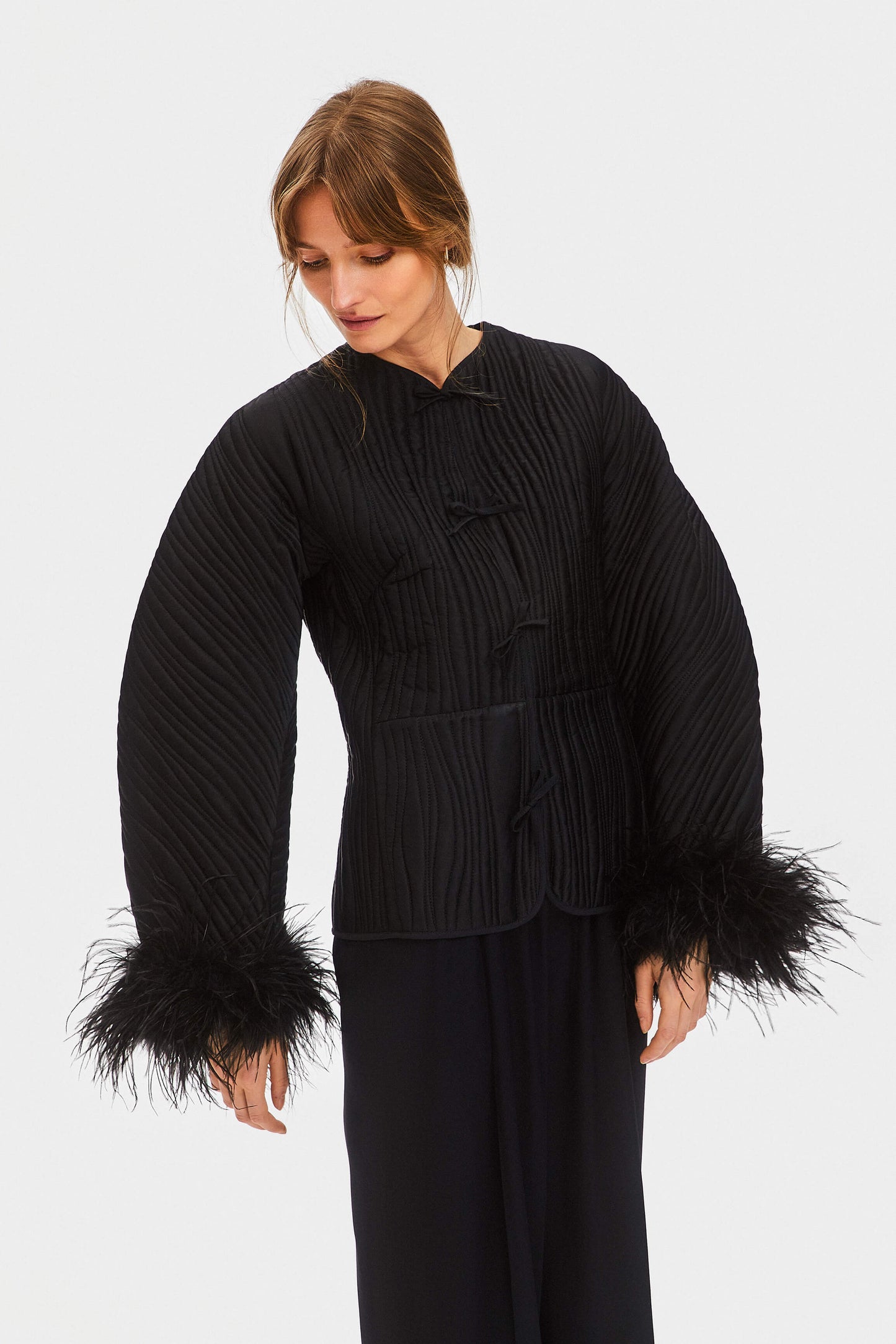 Hebao Jacket with Detachable Feathers in Black