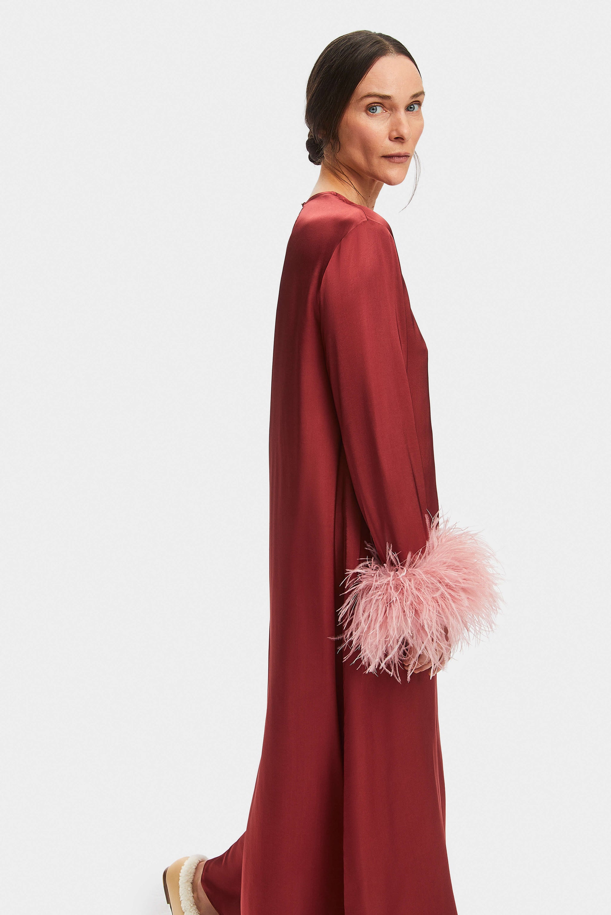 Suzi Maxi Dress with Detachable Feathers in Burgundy