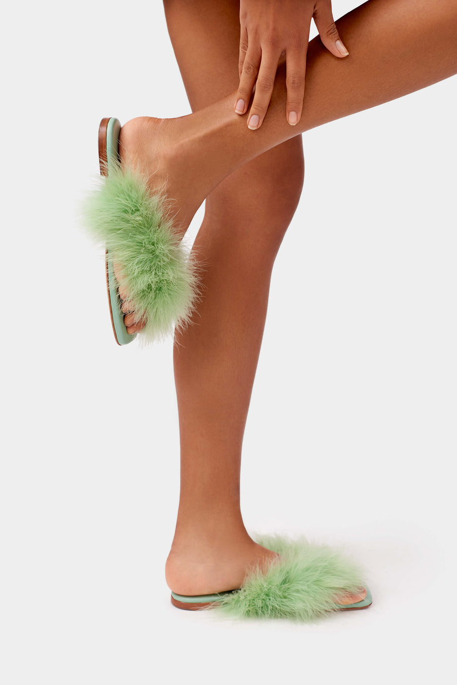 Pom Slides with Feathers in Mint