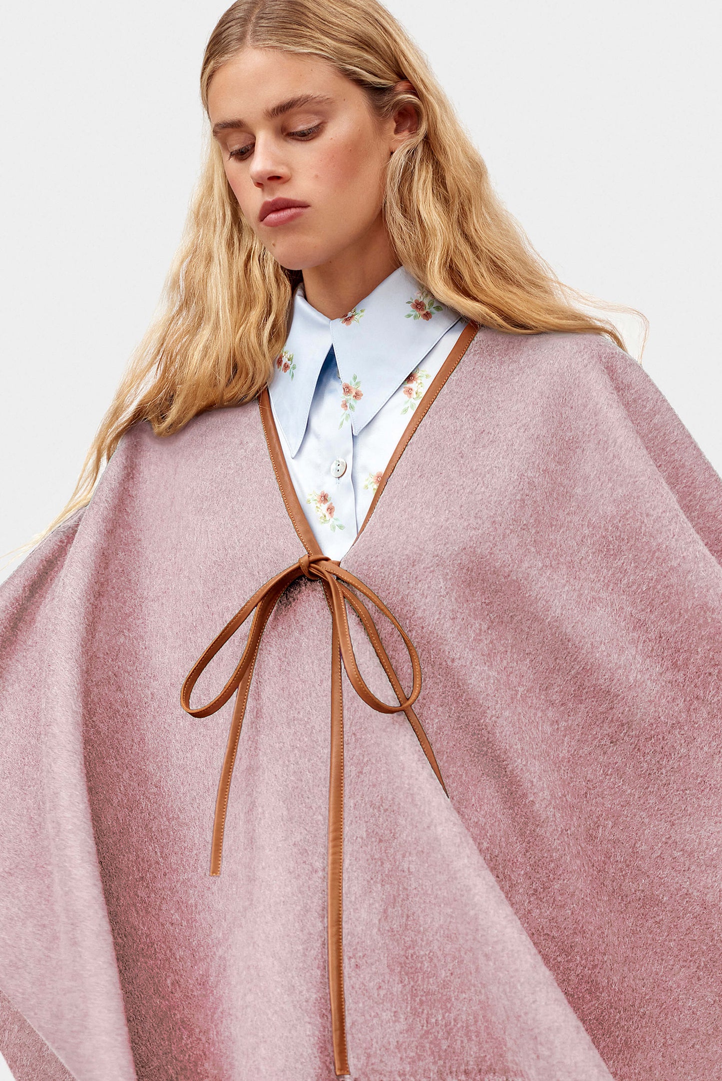Medusa Wool Poncho in Pink