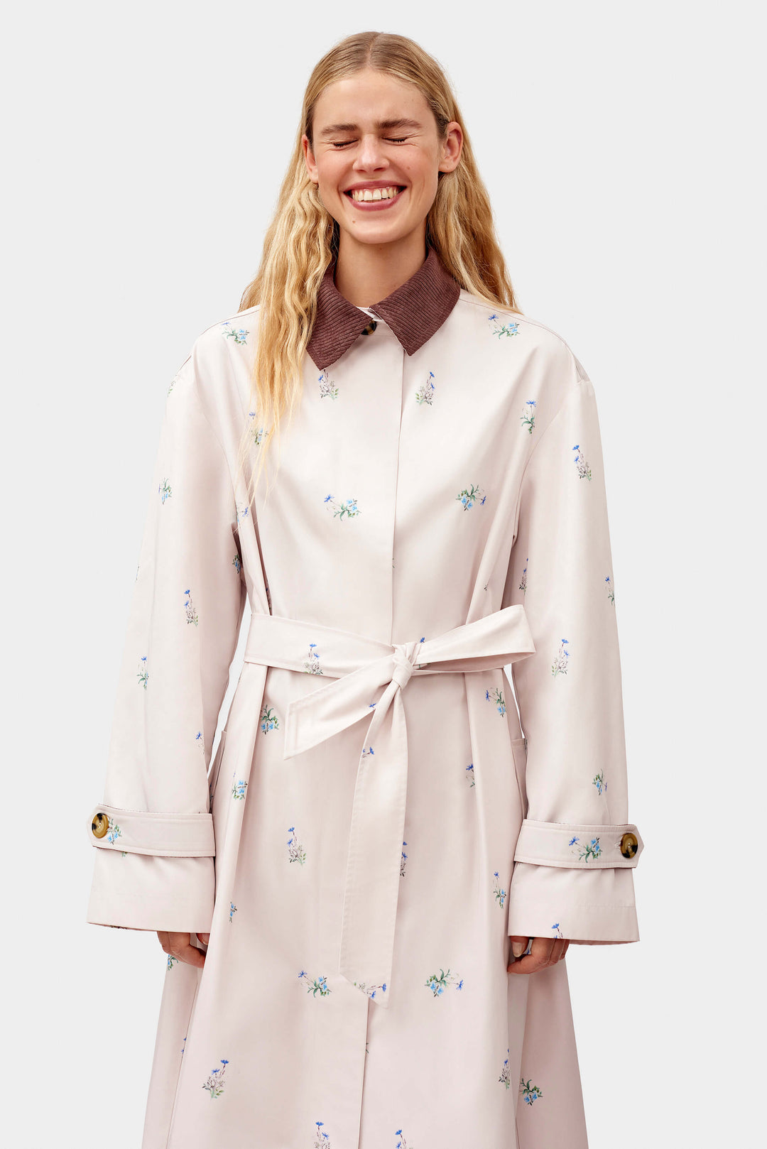 Yason Flower Trench Coat in Beige