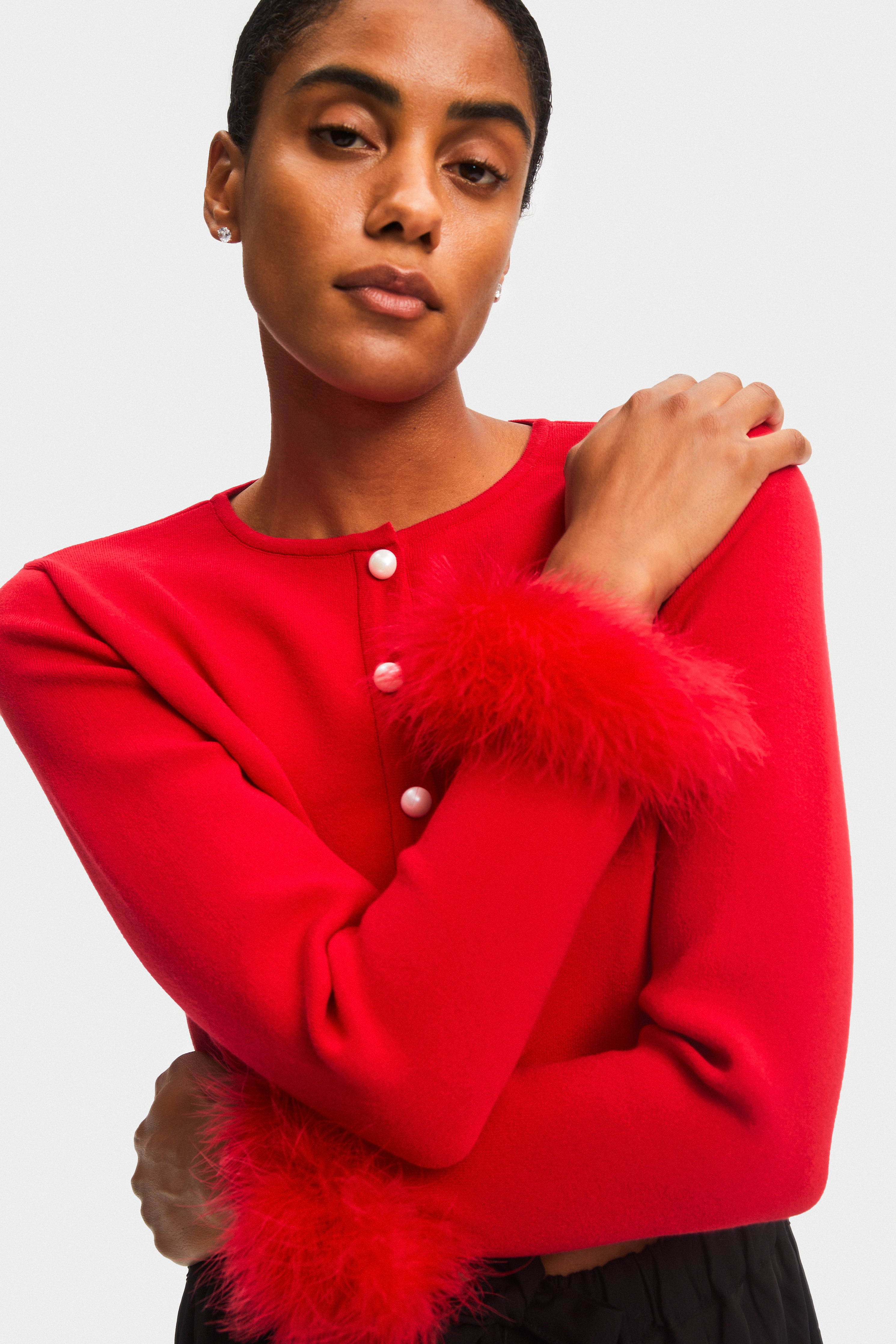 Red cardigan | Women's cropped knitted cardigan with feathers