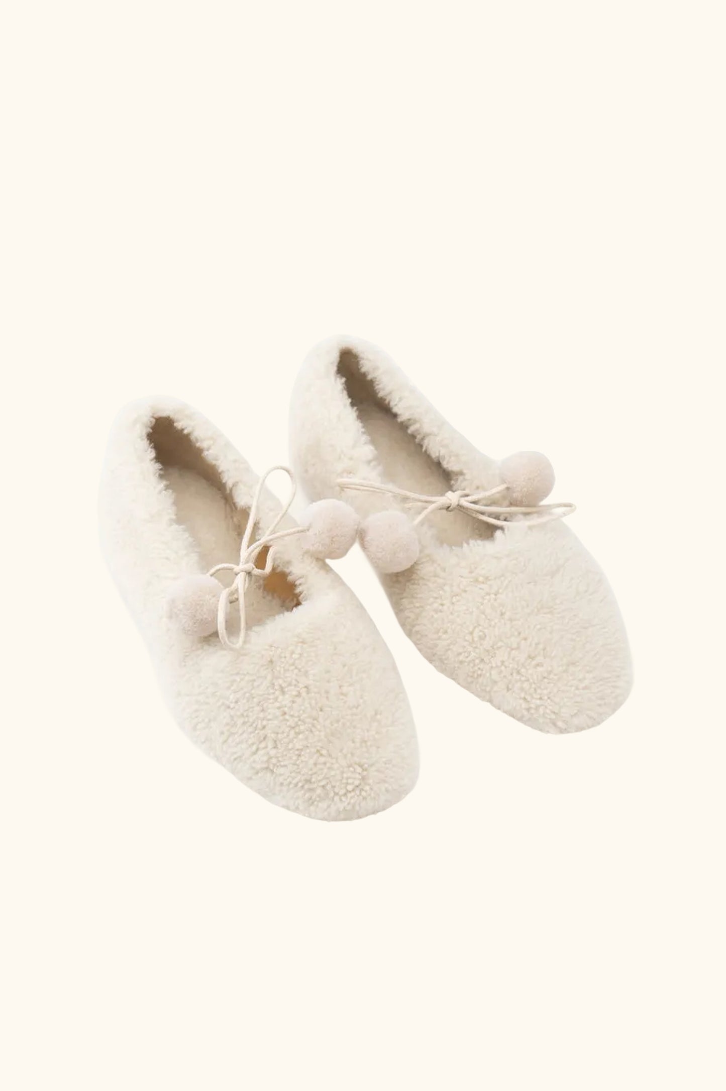 Lulu Shearling Slippers in Cream