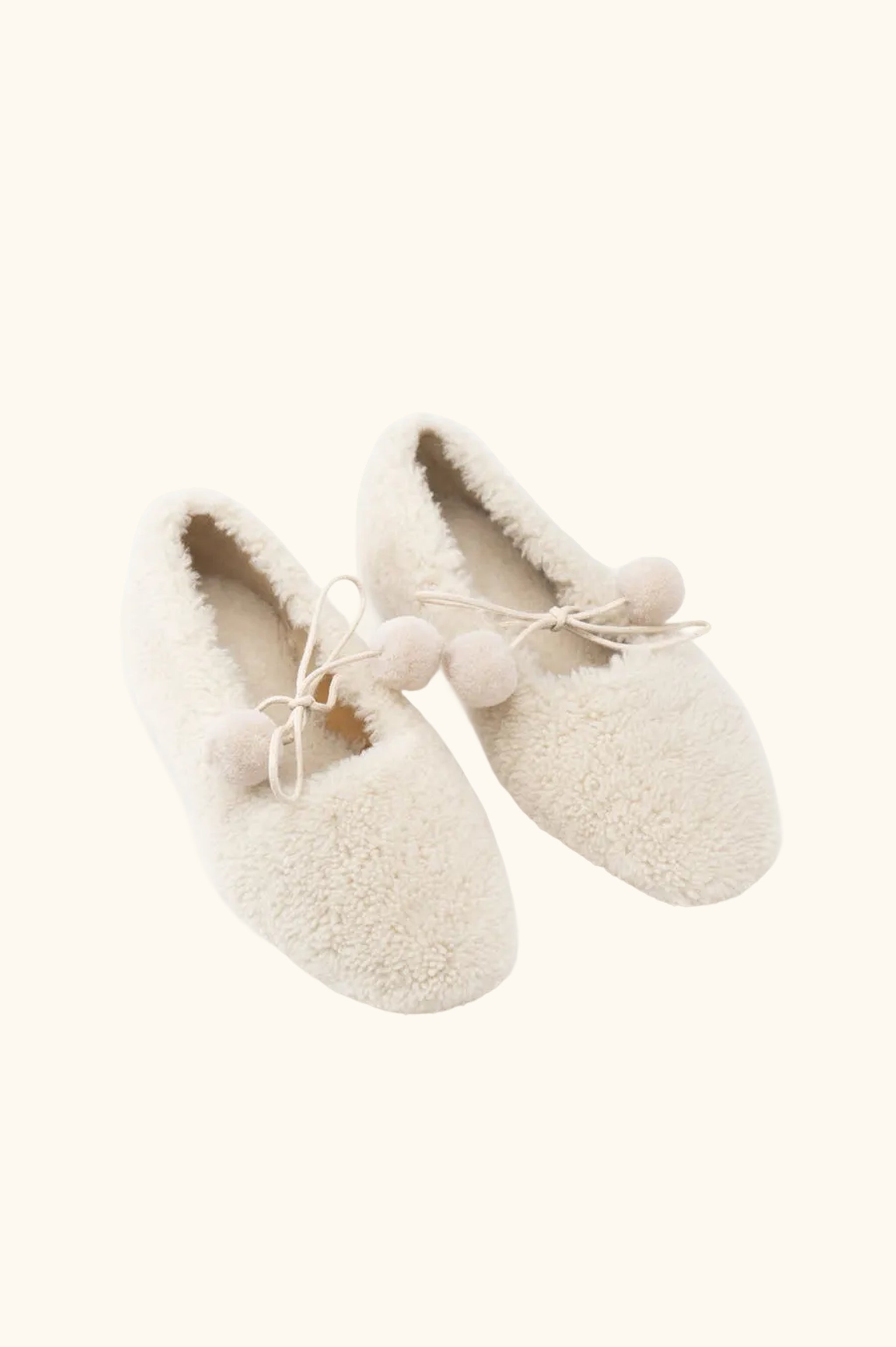 Lulu Shearling Slippers in Cream